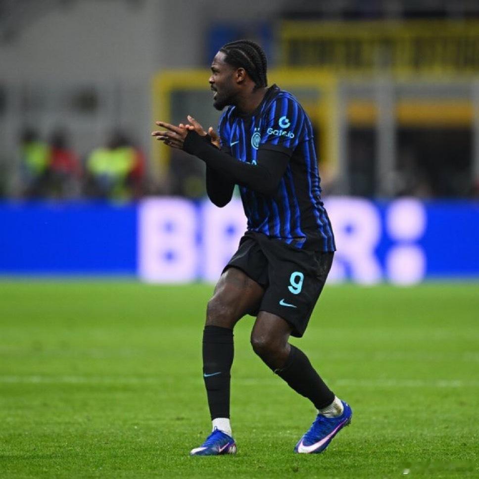 齐沃：图拉姆今年的数据比往年更好吗？我同意 不过 如果我们想给他制造一些麻烦 那