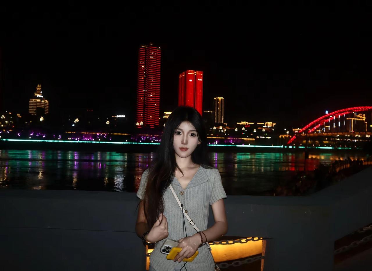 我觉得 我还能走的更远 还能 更坚强 更勇敢 更幸福宜宾夜景