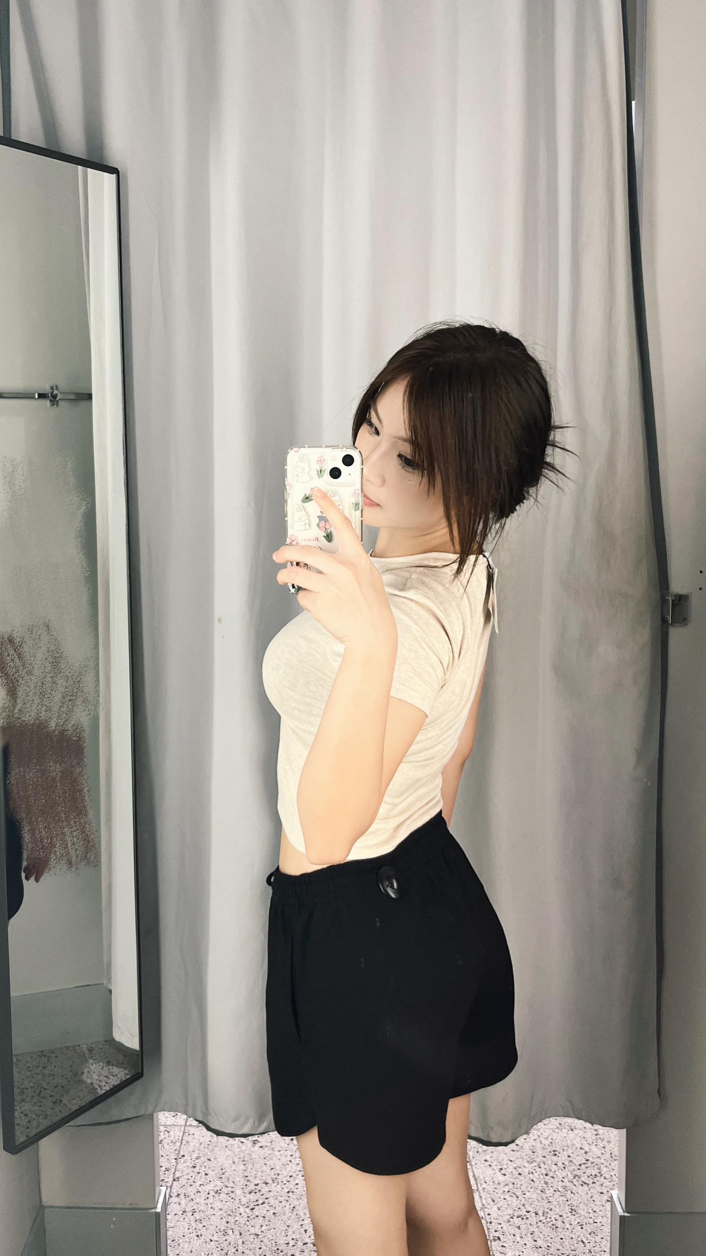 能给我发两条消息吗？我不想回 但是想看