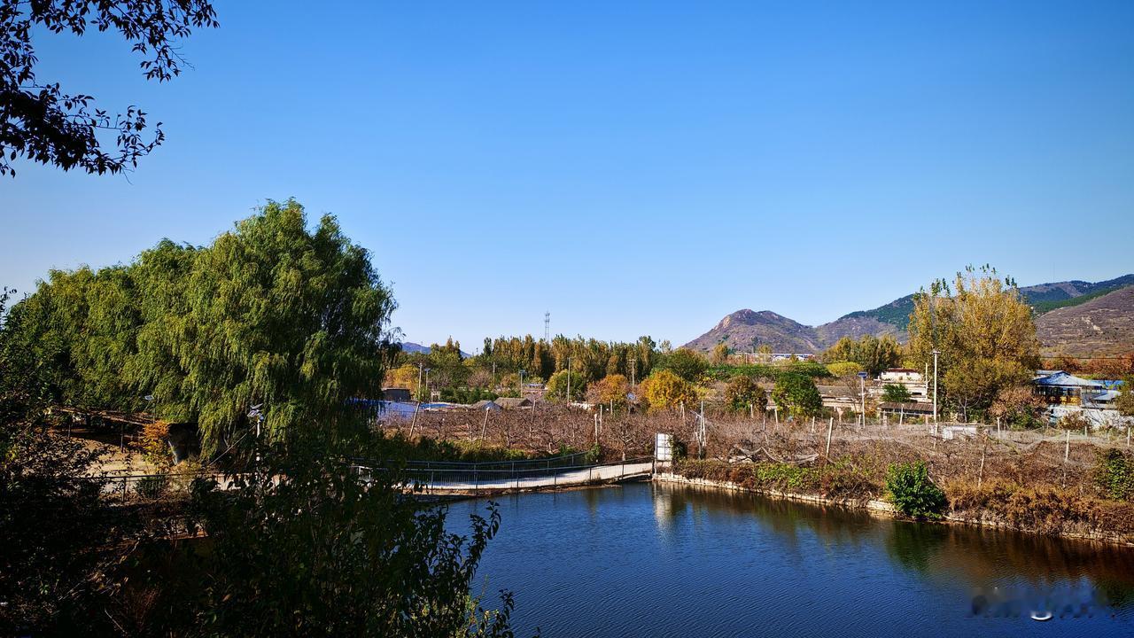 工厂附近，山青水秀，交通也可以，是个修养身心的好地方。