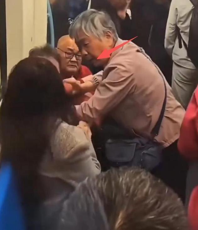 大快人心！法律面前没有年龄特权，“白发”更不是“免死金牌”！据5月10日媒体消息