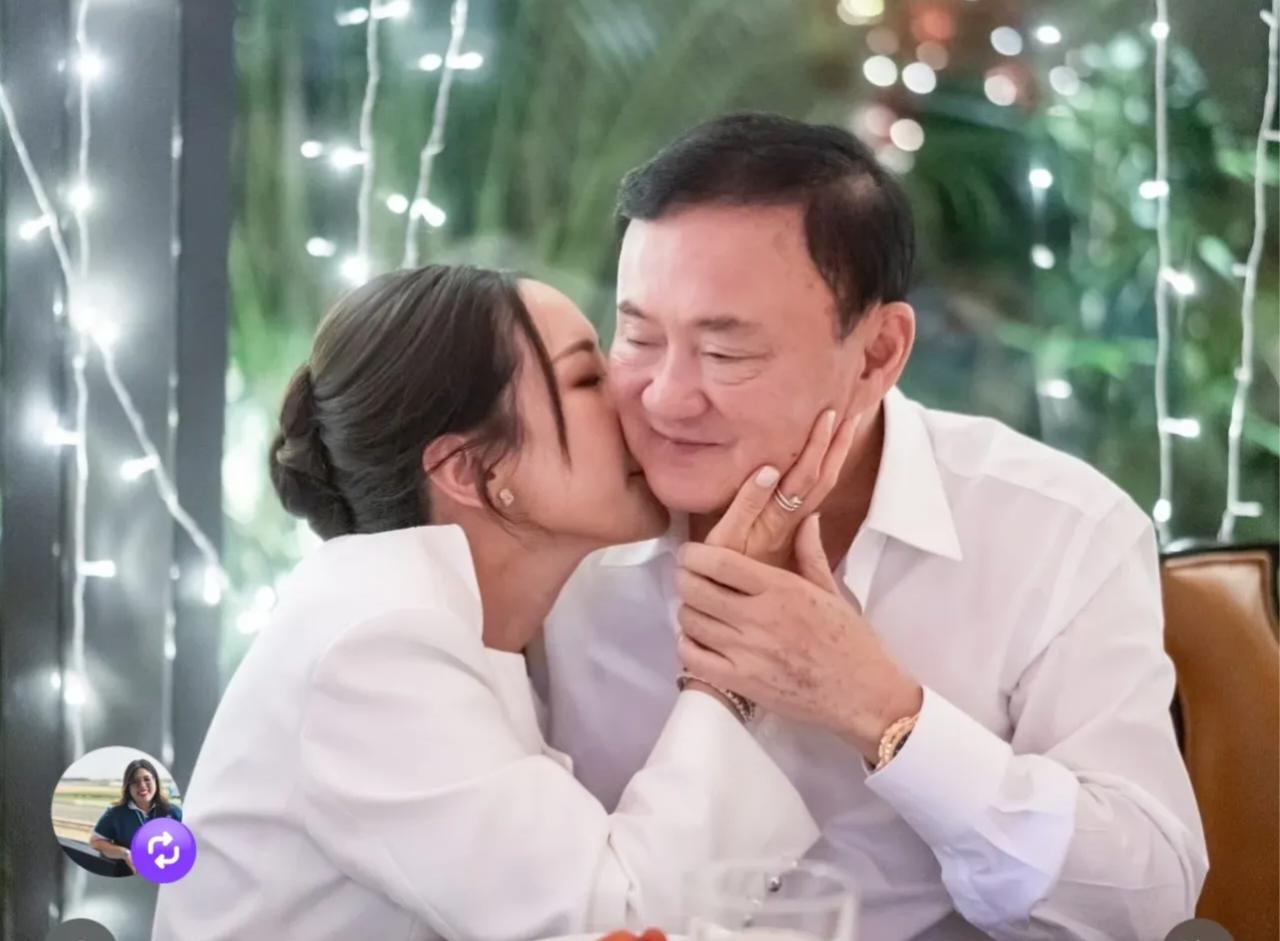 他信的长女萍通塔近日发布温情贴文，晒出亲吻父亲的照片，直言