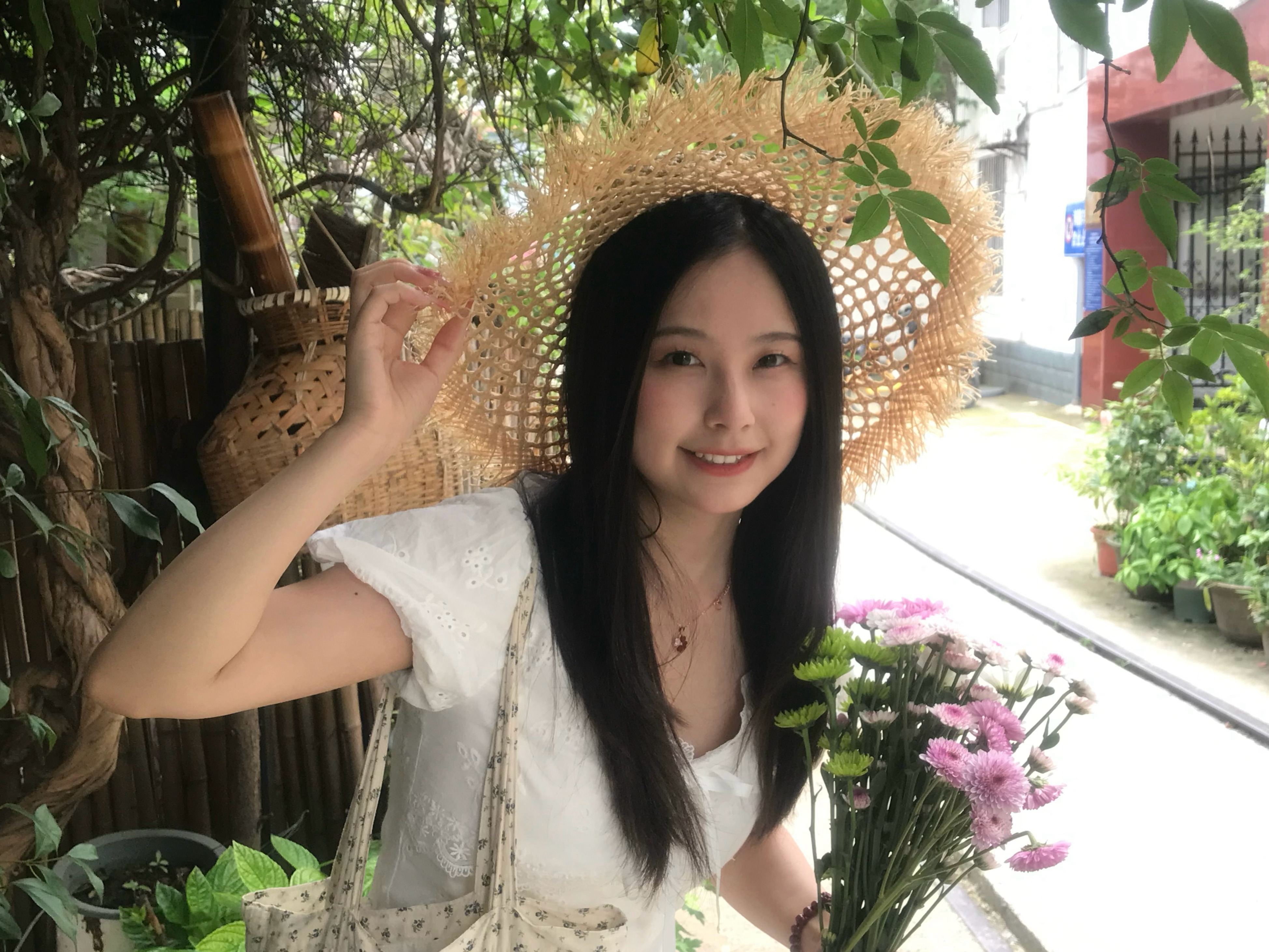 墙角开了一朵小花🌼 