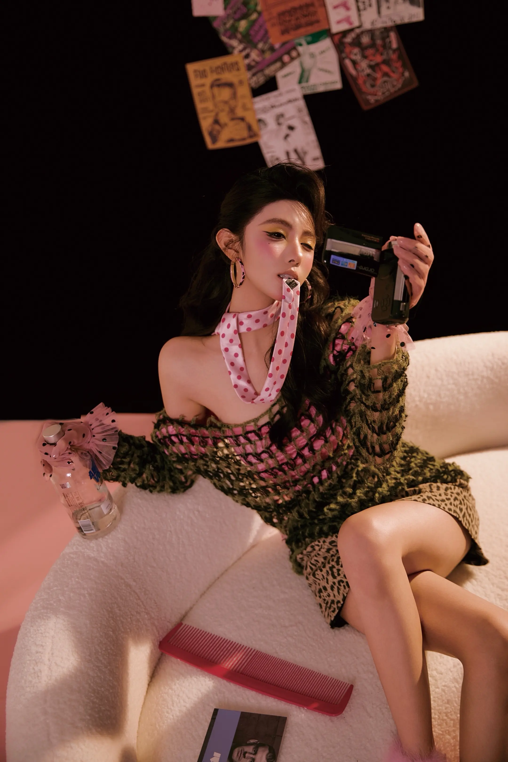 这个世界总不会对漂亮女人太绝情的