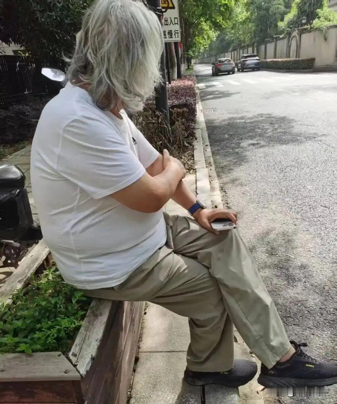 “我不会跑，我是张纪中！”张纪中可是给所有男人都上了一课，你可以娶小自己31岁的