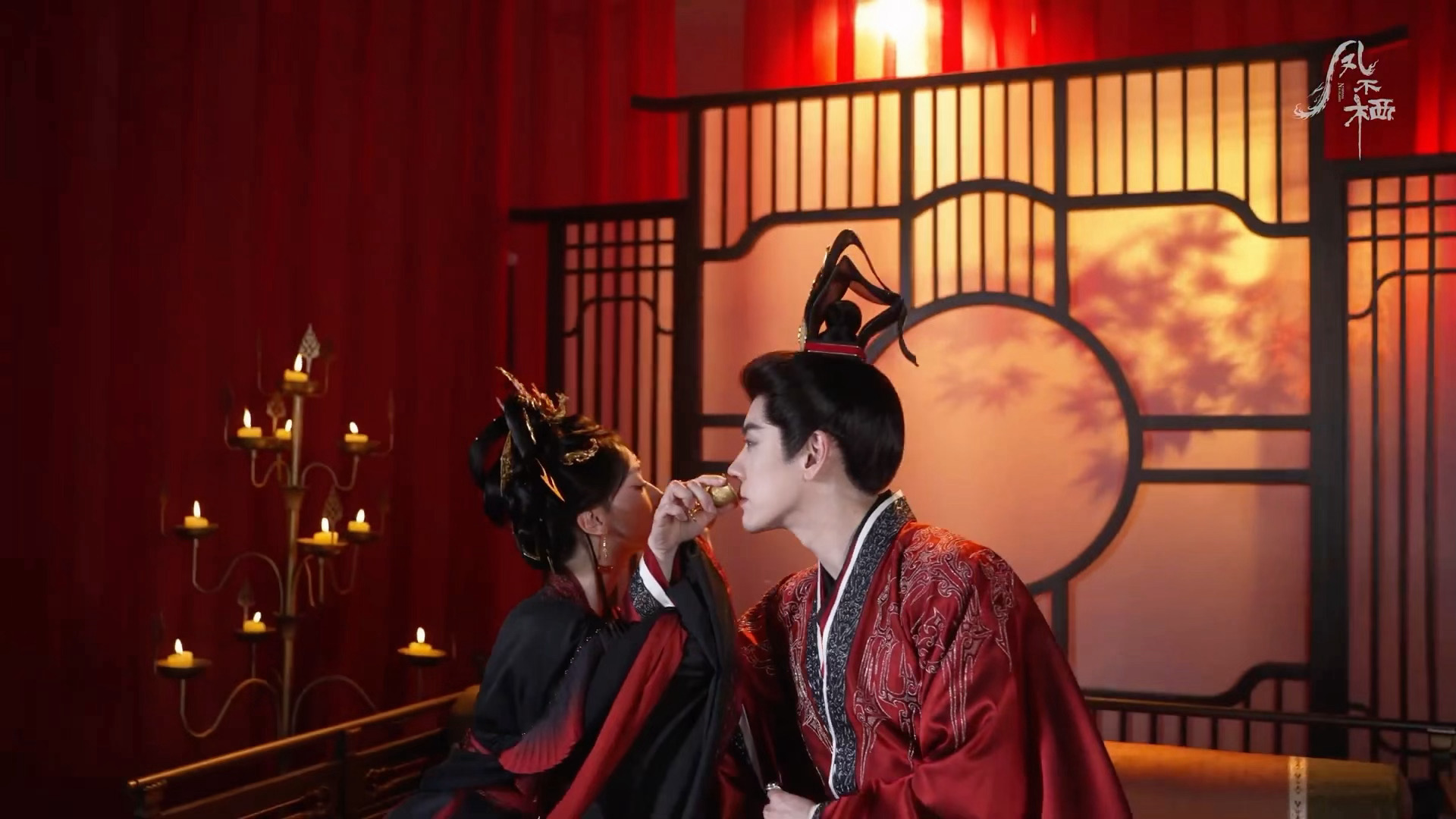 有点意思啊！吴谨言扯魏哲鸣蒙眼丝带镜头吴谨言魏哲鸣双A带感