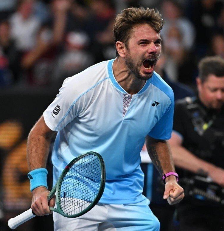 澳网继续第二轮的争夺。持外卡出战的40岁的前赛会冠军瓦林卡鏖战4小时33分钟，战