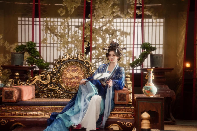 孔雪儿拍出了纸醉金迷网剧昭阳公主  真的太会拍太会长了！镜头构图加上孔雪儿的颜值
