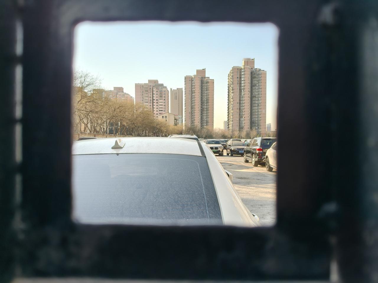 扎心的谈话
咋天我回宿舍早，听到承德两个小室友的谈话，让我感到有扎心感觉！
  