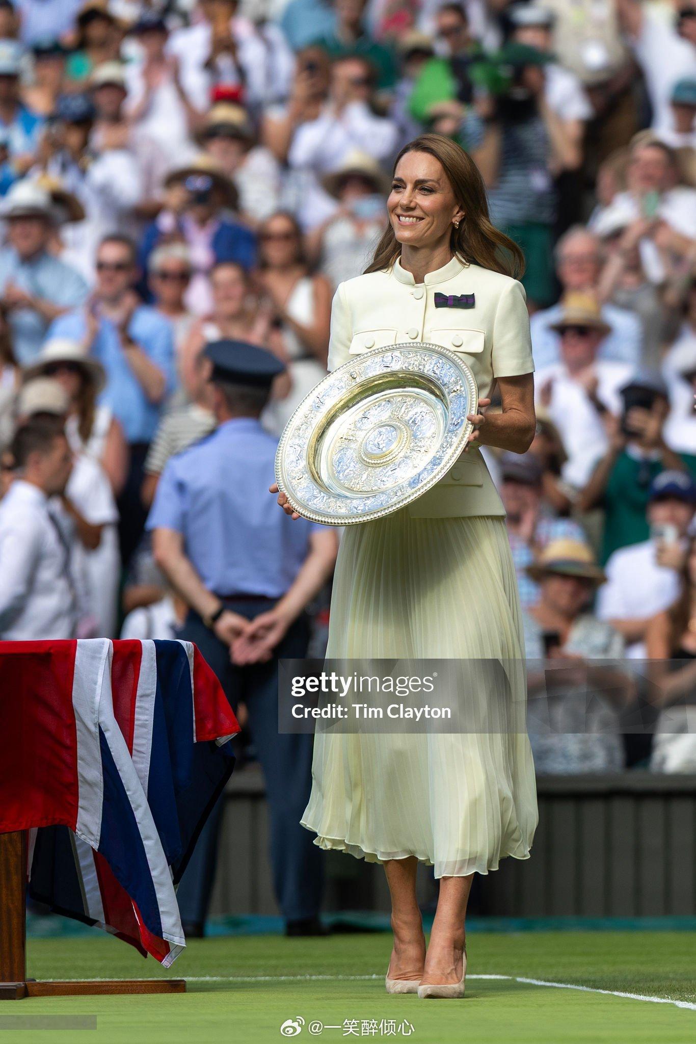 凯特王妃  那些年，凯瑟琳王储妃颁发过的温网女单冠亚军🎾2016年，伊丽莎白二