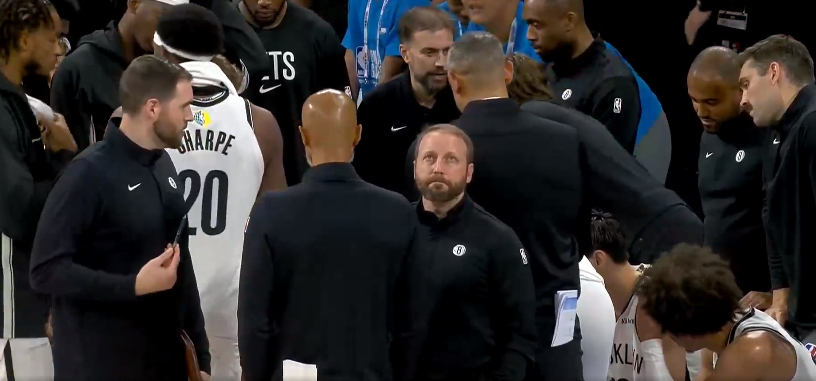 结束了，全场唯一一个持球进攻的机会，没抓住。这就没辙了~~曾凡博NBA季前赛首秀