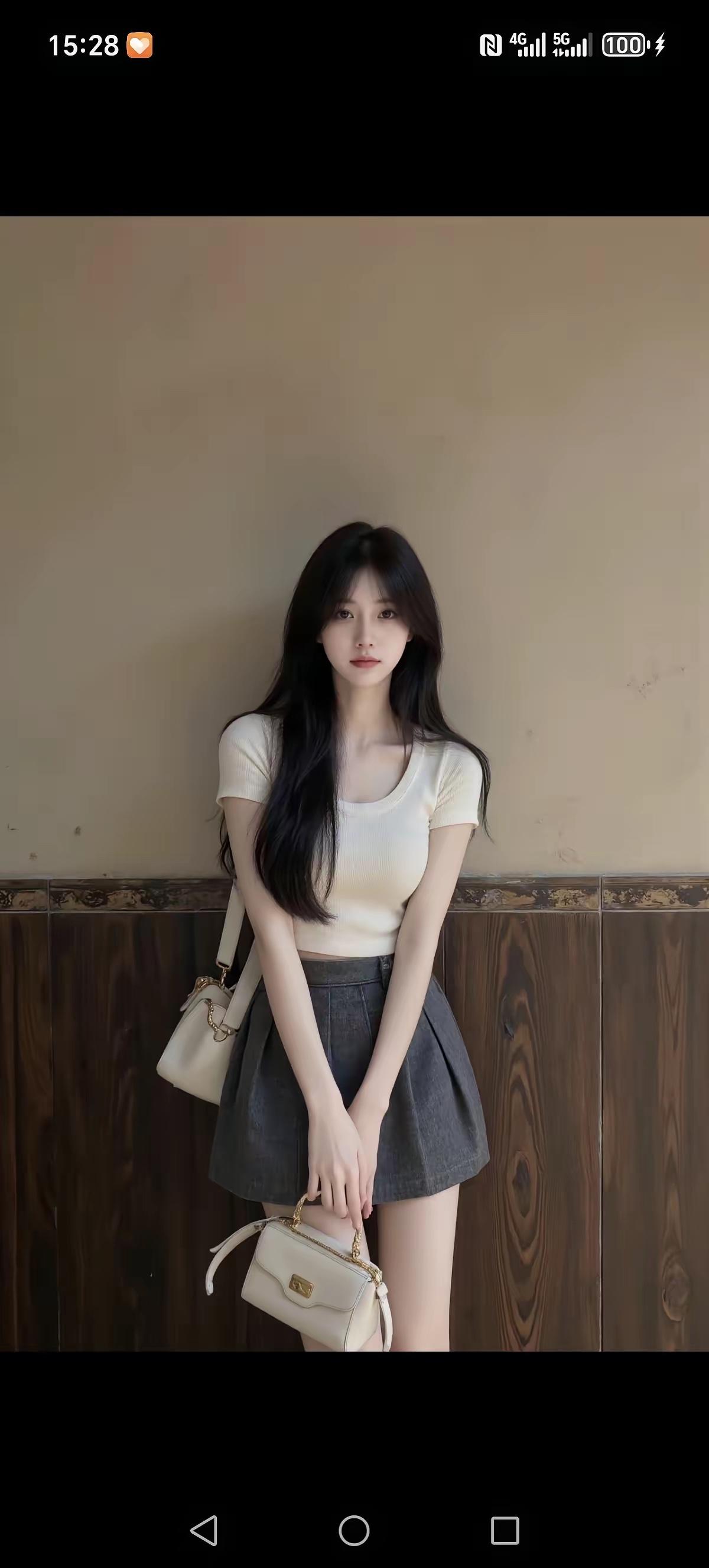 99年青岛女生匀称高挑，体态舒展有气质，性格温柔好相处，待人真诚，想找一个踏实靠