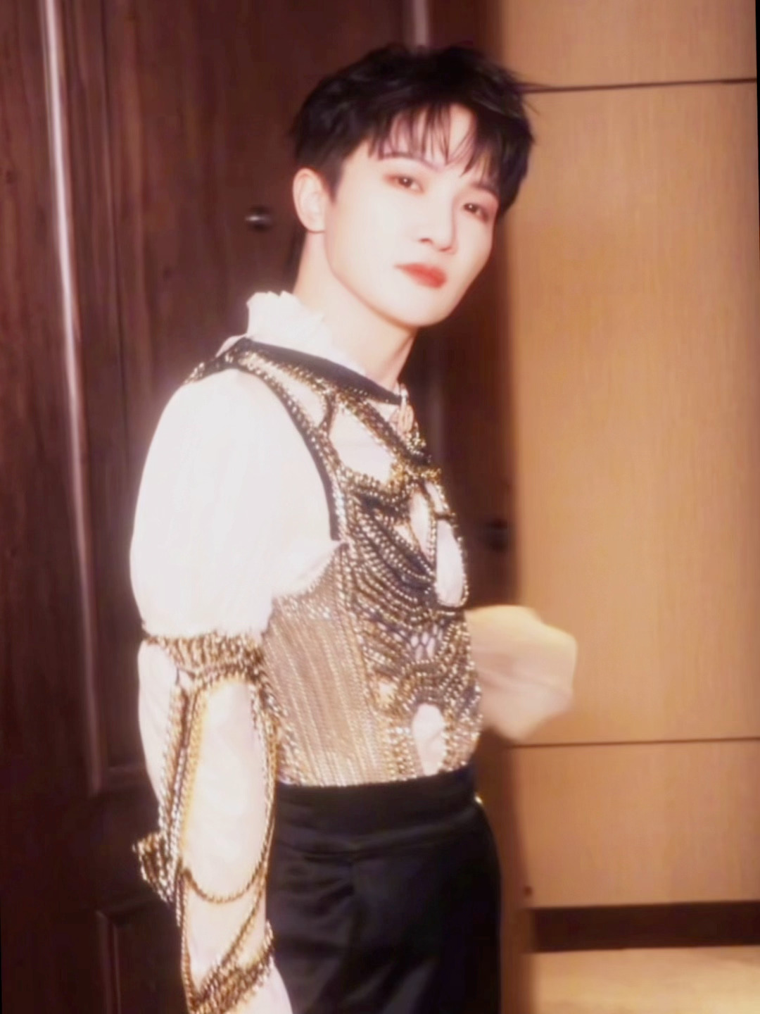 周深[超话] 这期是我定制的贵族王子.. ​​​