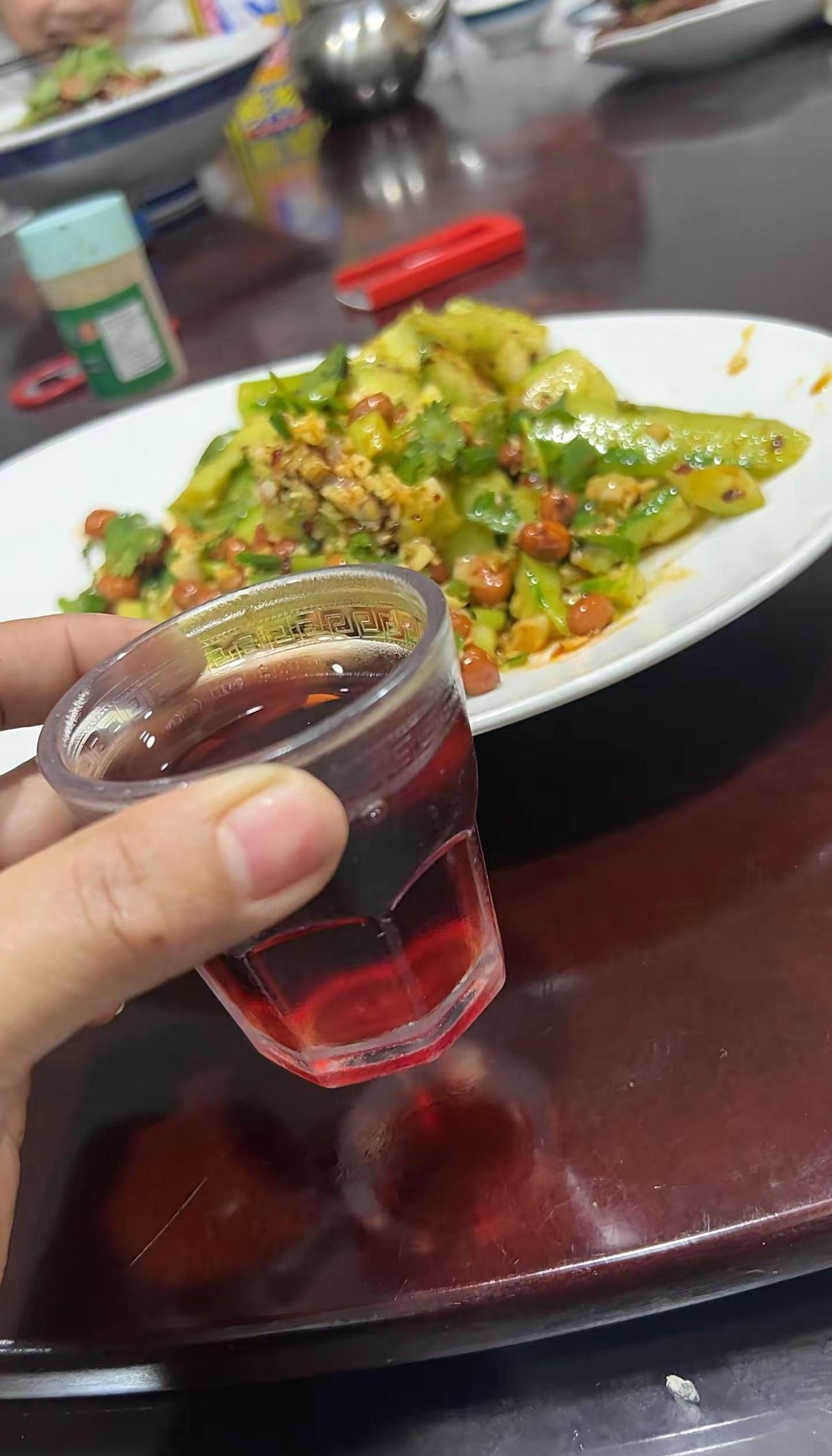 闷了这一口，2026继续努力，女子之身，能屈能伸，我可以吃苦，也可以享受幸福，没