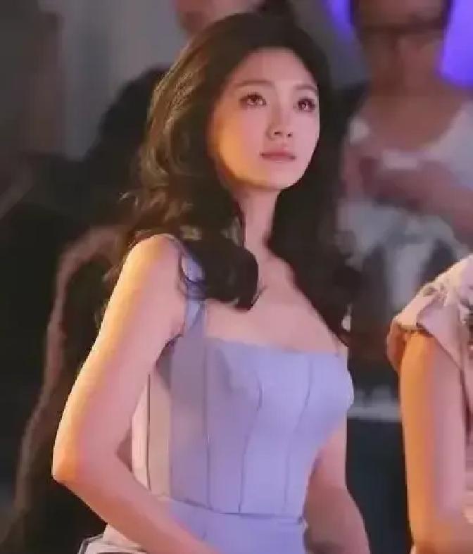 大S最后三年，所有筹划都没按她设想走。她看着那个被她戏称“卖酸辣粉的”前夫，突然