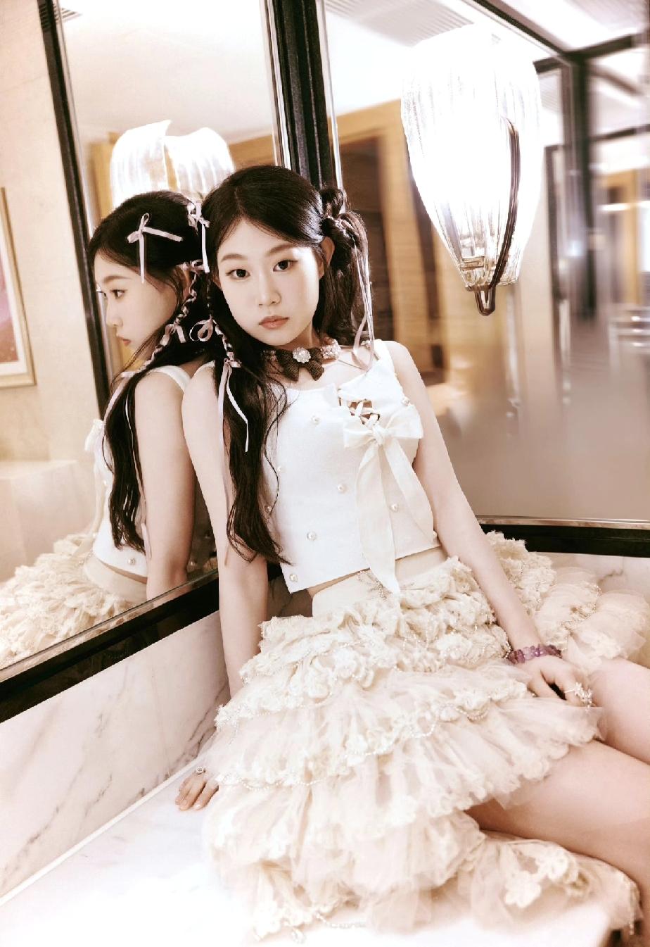 你们发觉没有？
小沈阳女儿这种充满辨识度的长相，反而比黄多多那种传统的美更容易让