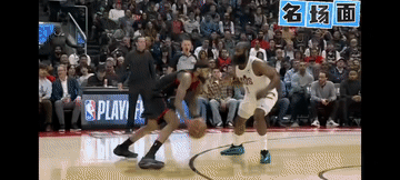 VS 猛龙 
急了！开始下黑肘！[震惊]谁能想到猛龙主场要打败骑士上得新招儿……