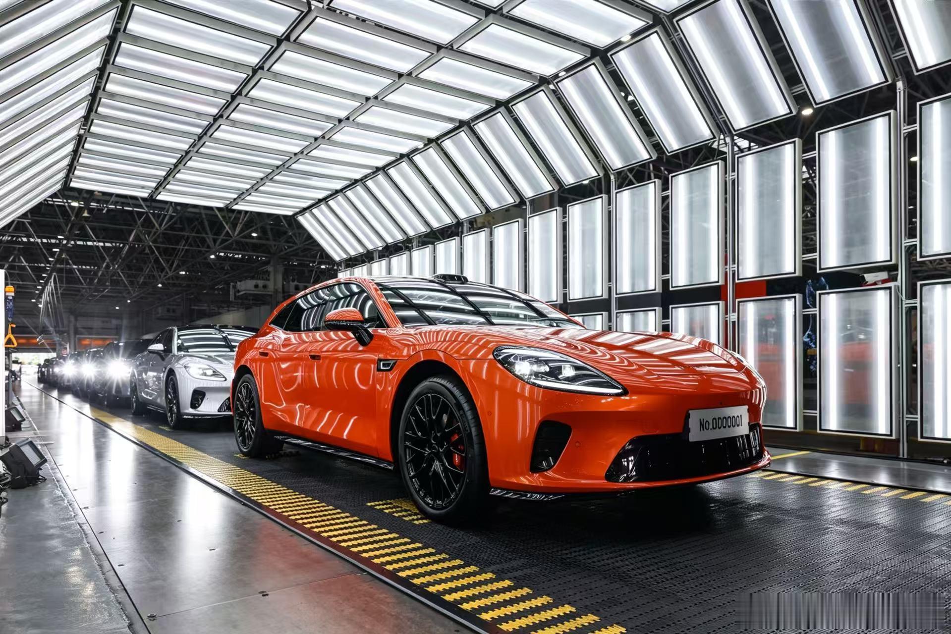 启境GT7首台量产车正式下线 6月22日，启境GT7首台量产车正式下线。新车深度