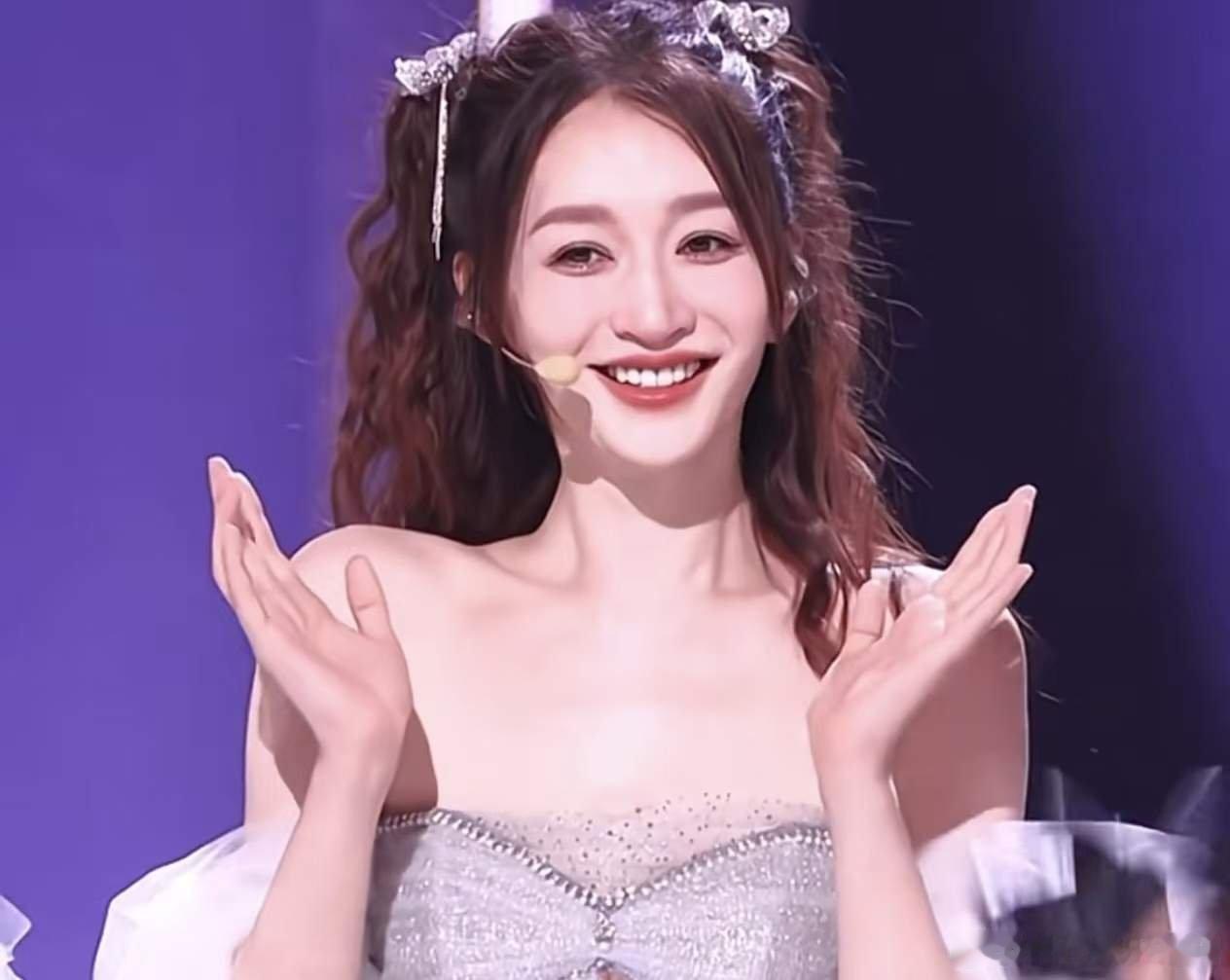 姐姐亲自辟谣啦！正在录音棚认真备战，期待舞台，坐等惊喜！李小冉疑回应退出浪姐乘风