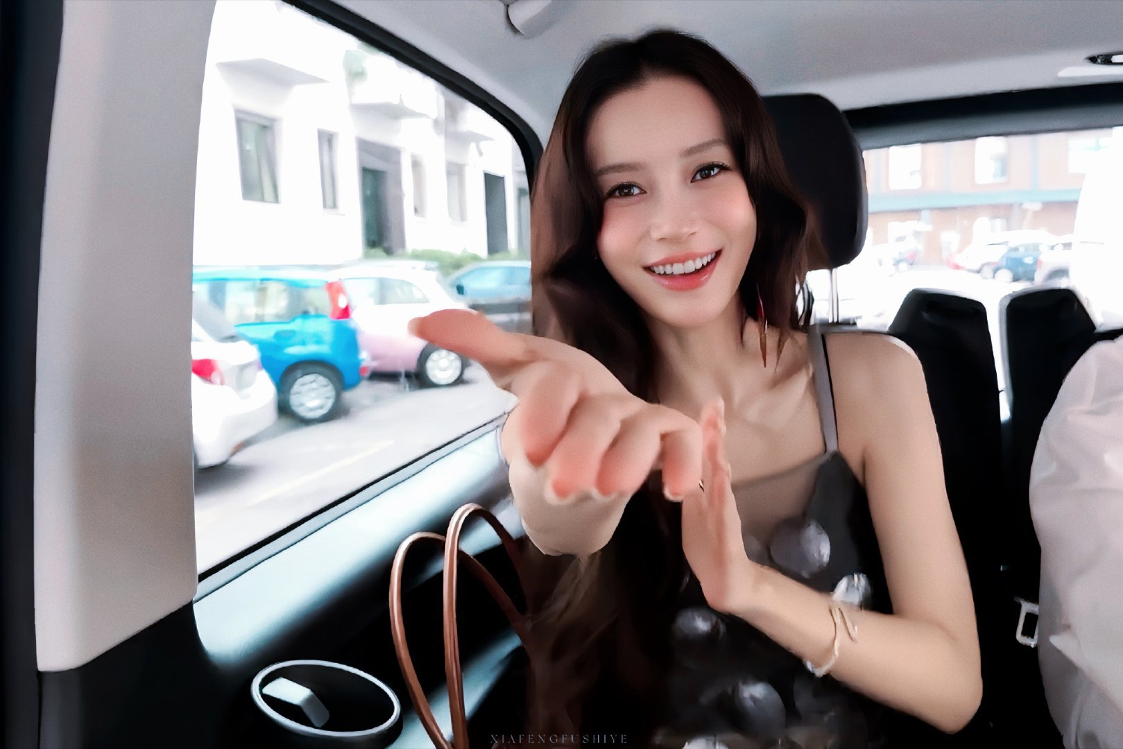 angelababy[超话] [白眼]angelababy君绮罗  喜欢你蔚蓝的