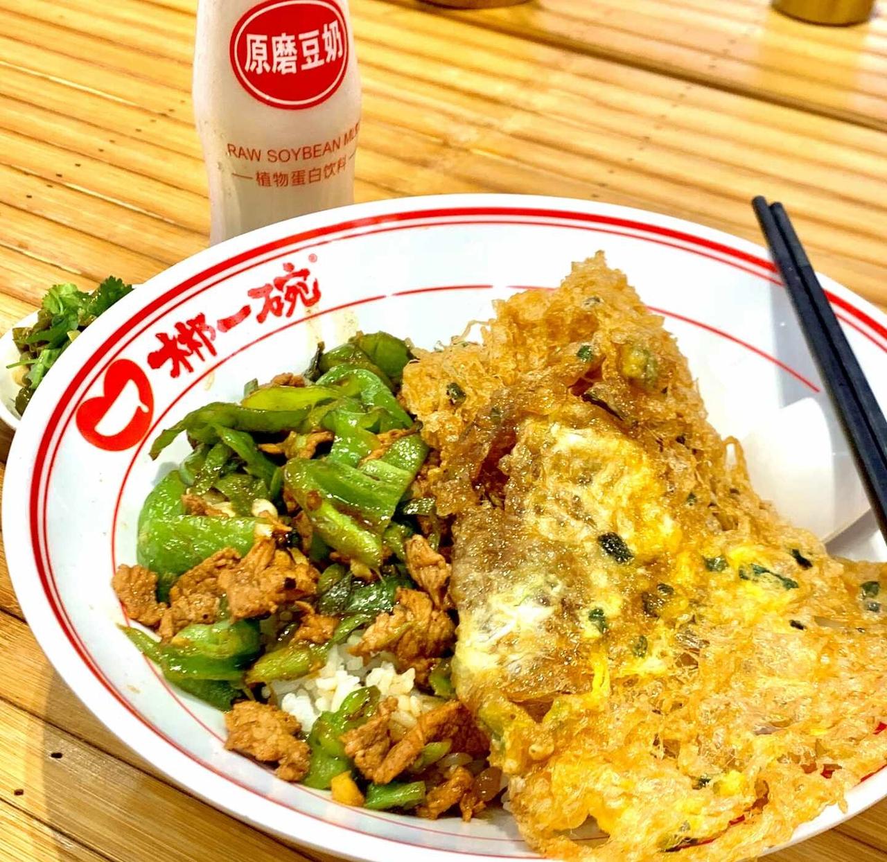 会江宝藏湘式简餐！辣椒炒肉拌饭香到光盘
在广州会江发现一家超适合日常干饭的小店郴