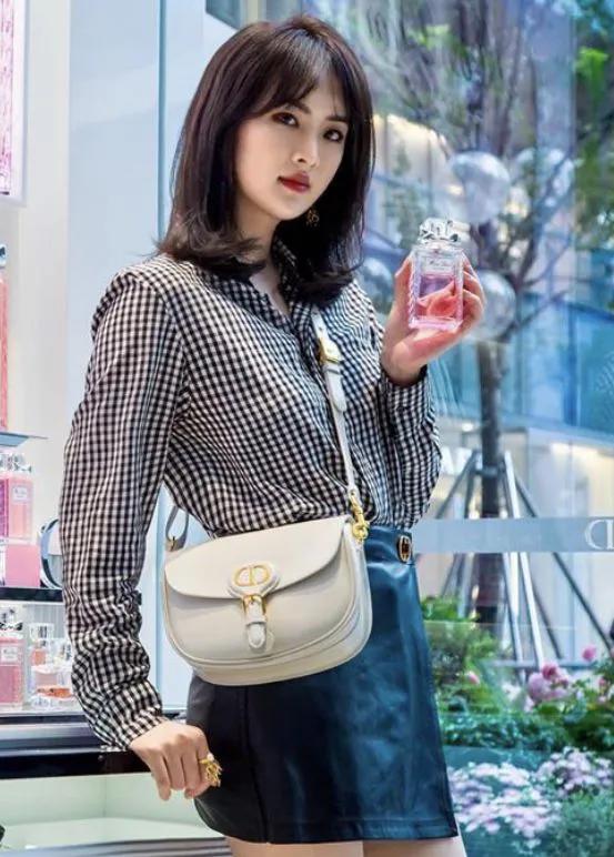 华为创始人任正非女儿姚安娜：在网上人们会给我很多标签儿，芭蕾舞者，哈佛毕业，名媛