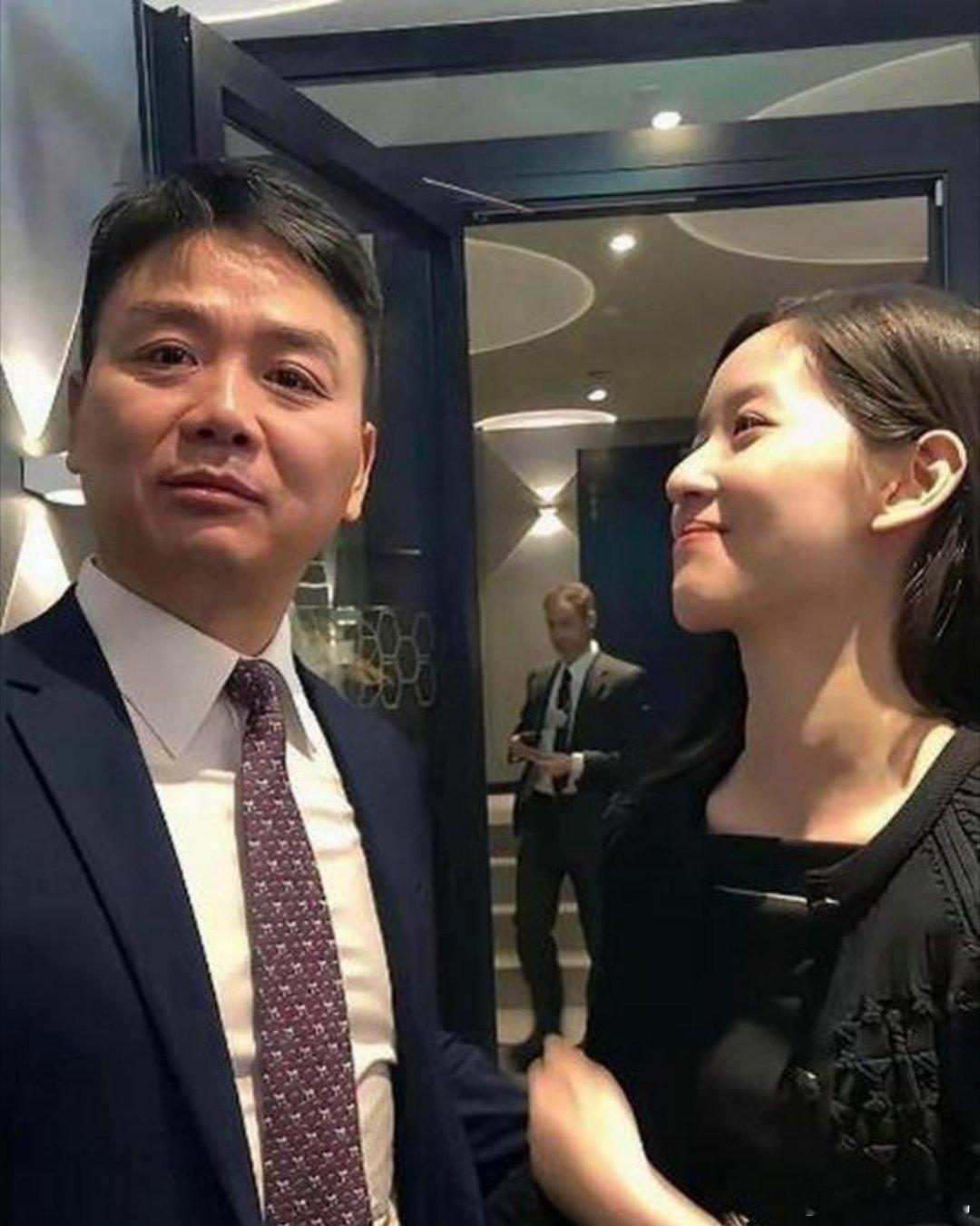 果然还是男人最懂男人。 我问我爸：刘强东都五十多岁了，又不缺钱，为啥还要开个新公