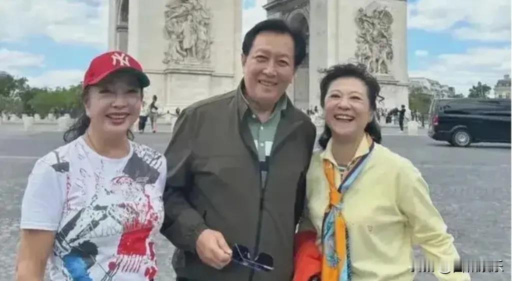 四和娱乐:关注
古稀之年，王馥荔与刘晓庆的别样风采

岁月悠悠，转眼间，娱乐圈中