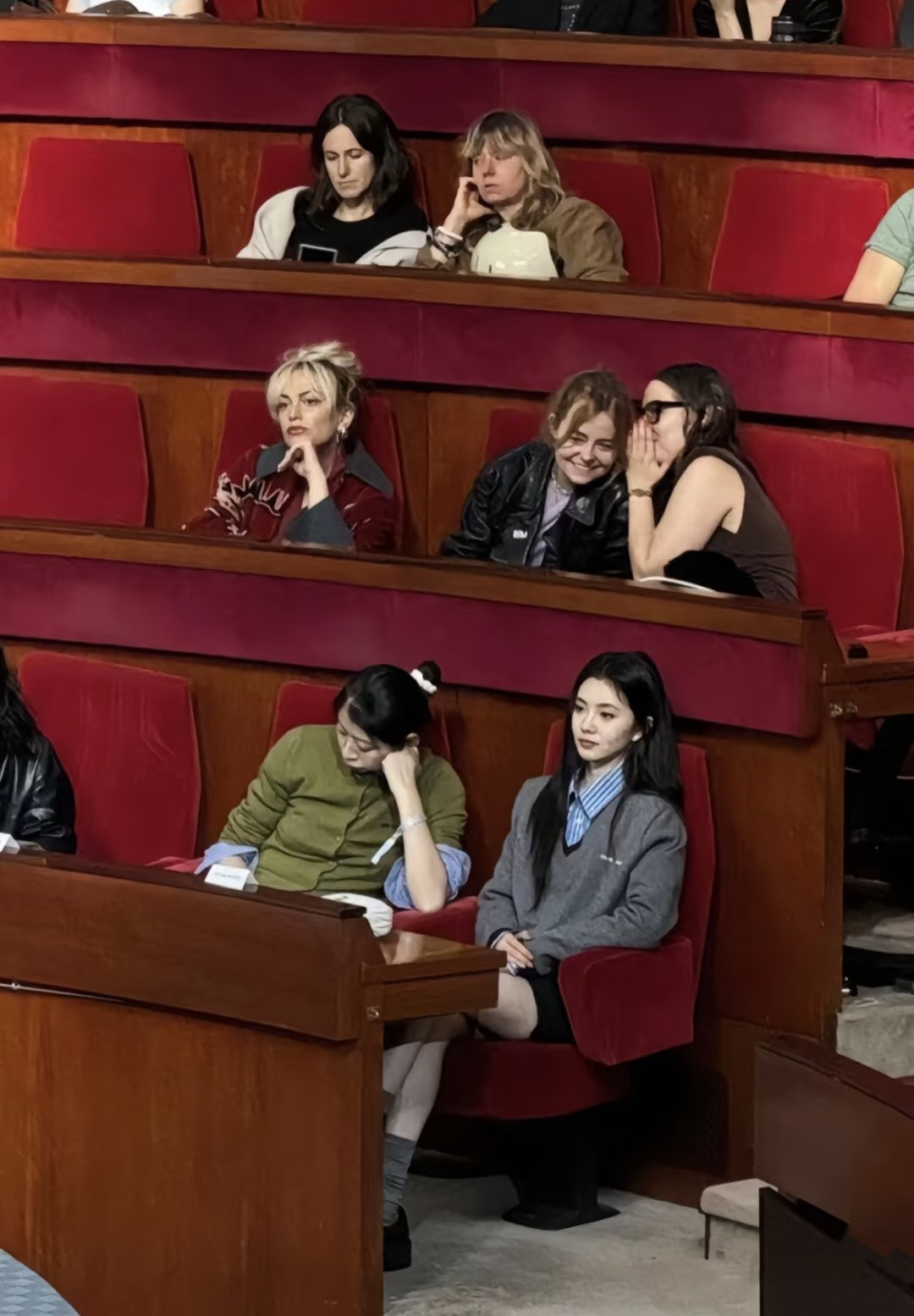 这张一定是老公界的统治者照片……. ​​​