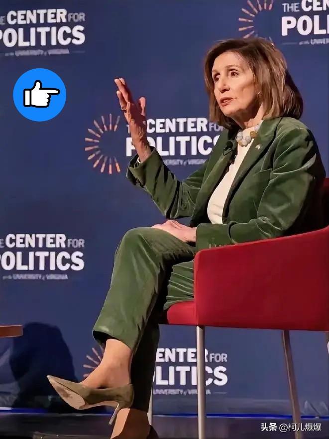 看了佩洛西最新发的这篇，

真是把美国政坛那点“窝里斗”摆到明面上了。

老太太