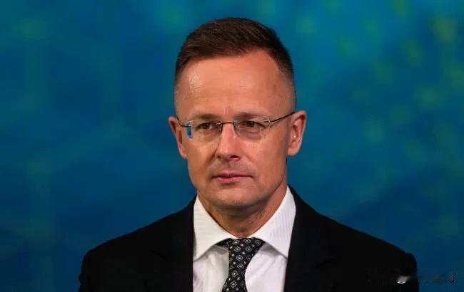 匈牙利坚决拒绝为美国向乌克兰提供武器进行资助
匈牙利外长彼得·西雅尔托表示：“匈