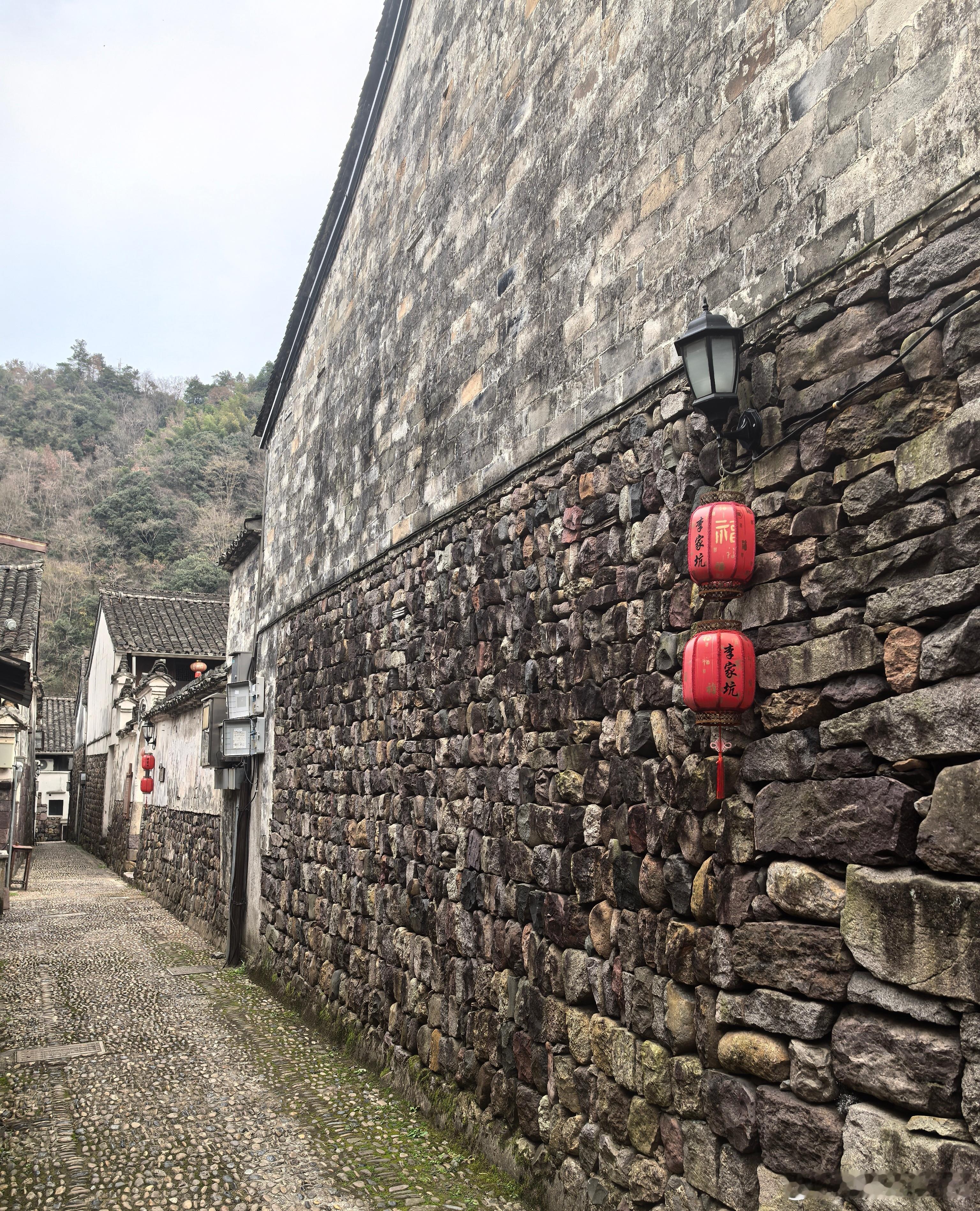 心里话            放下别人的错，解脱的是自己的心。     