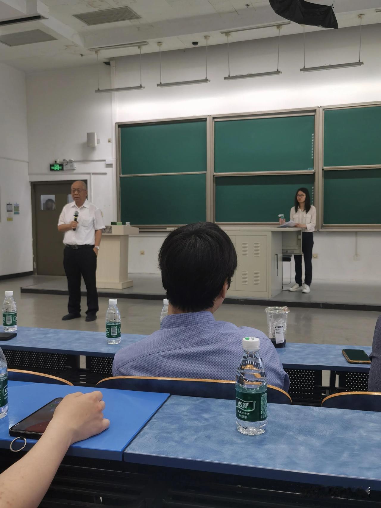 放个图，要是王虹 姐姐明年能拿菲尔兹奖，就超神了