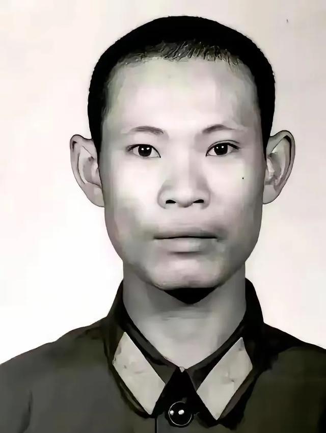1982年，边防某部的营区里出了个“怪人“杨国跃。连长看他底子好，拍板让他当班长