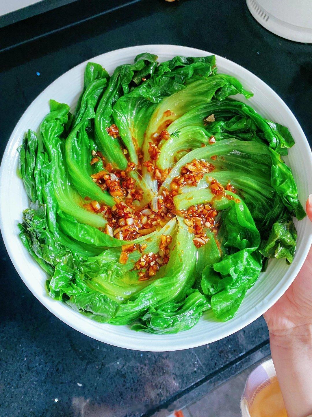 江苏年味  苏州年味  |  身边的年味  |  蒜泥生菜。准备食材 - 主料：