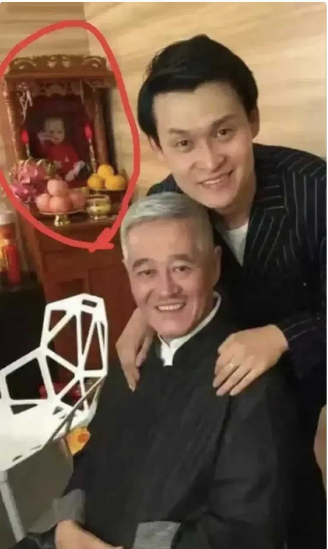 有知道赵老师供奉的是谁吗？ 哈哈我爱看娱乐八卦社会百态哈哈我爱看娱乐圈的那些事儿