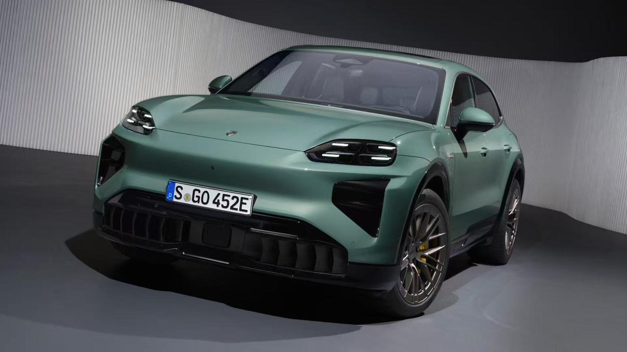 史上最多屏幕的保时捷来了 纯电卡宴能成爆款吗？