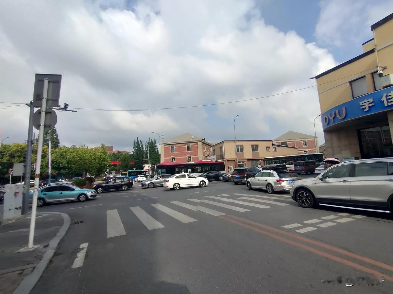 随手拍一张你所在城市的蓝天景色