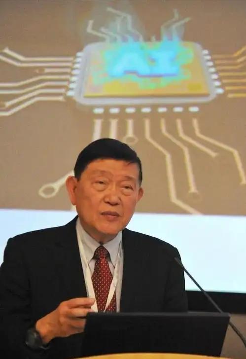 中芯国际创始人张汝京曾说，他说在自己离开台积电时，台积电董事长告诉他，你敢去大陆