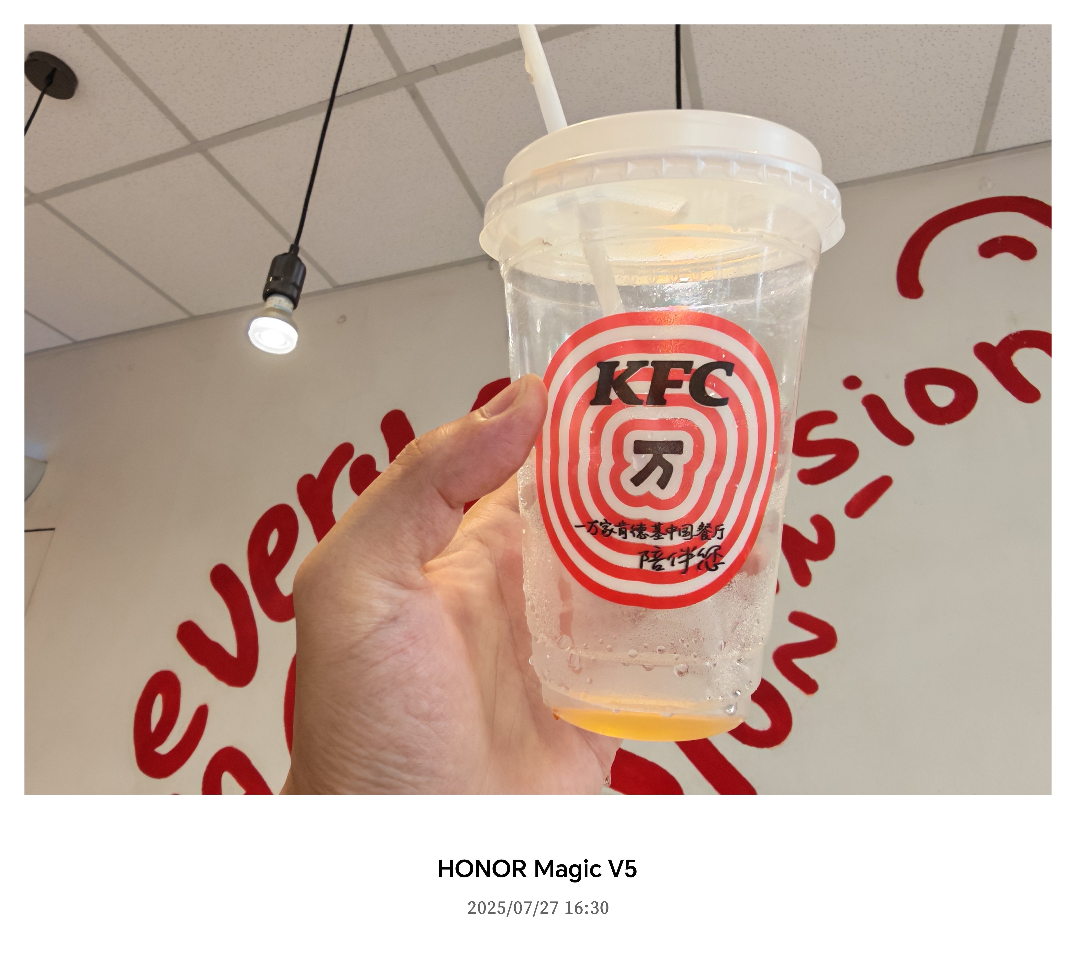 冰饮料 猝死刚刚炫完一杯，其实大家真没有必要恐慌，不是不可以喝冰水，只是刚运动完