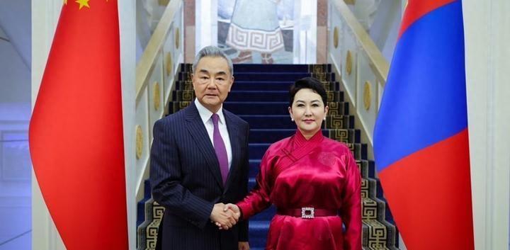 同样一场访蒙高层互动，短短两天出现两种截然不同的涉台表述，不少网友看完心生疑惑，