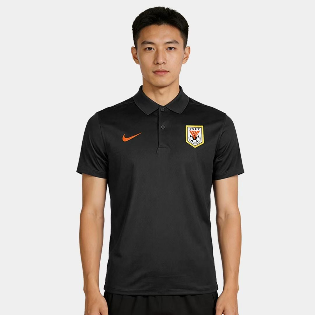 教练版polo衫、热身服实物和上身效果，目前山东泰山足球俱乐部球迷生活馆、小李子