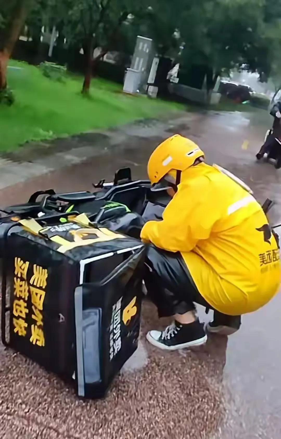 今天告诉大家一个外卖小哥从来都不说的秘密，每当我们点外卖的时候，订单上有个到店时