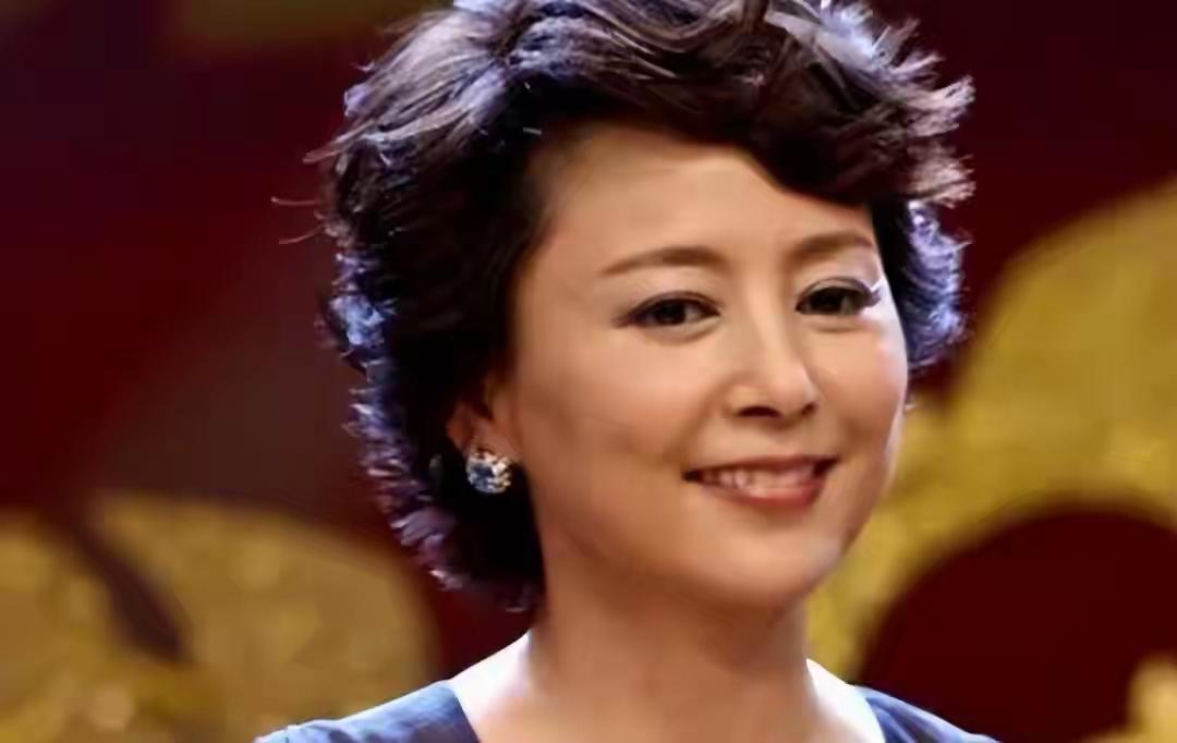 提到1980年代经典电影《庐山恋》，许多人会立刻想到那段纯真的爱情故事和影片中秀