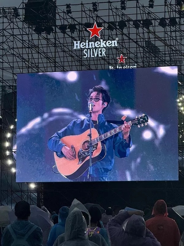 于适沈阳泡泡岛音乐节 于适说8月份要发专辑 于适音乐节9首歌曲8首原创 ​​​