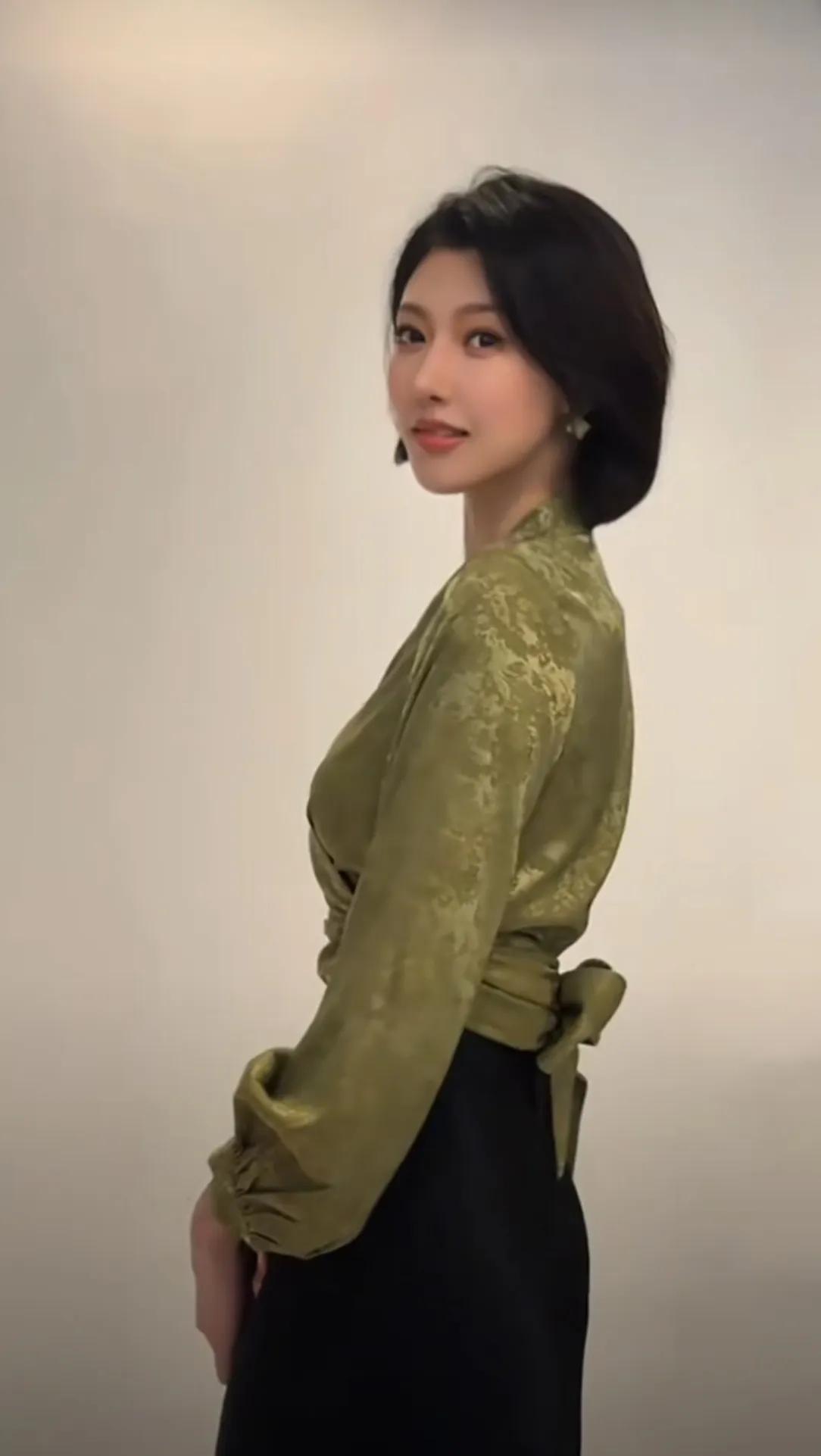 端庄高贵！