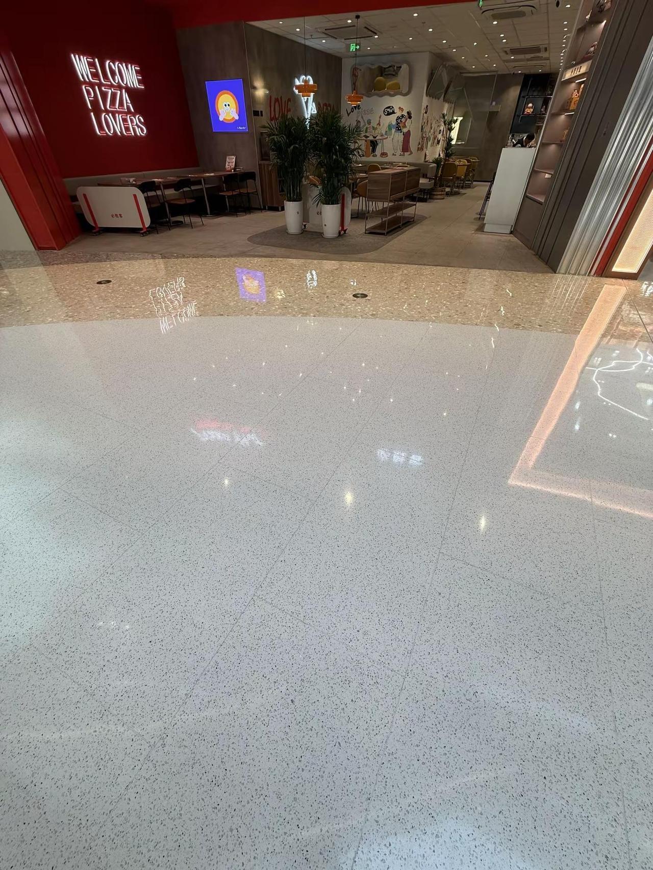 必胜客又出了一个让人难以拒绝的套餐 披萨+汉堡+小食+饮料直接all in！不到