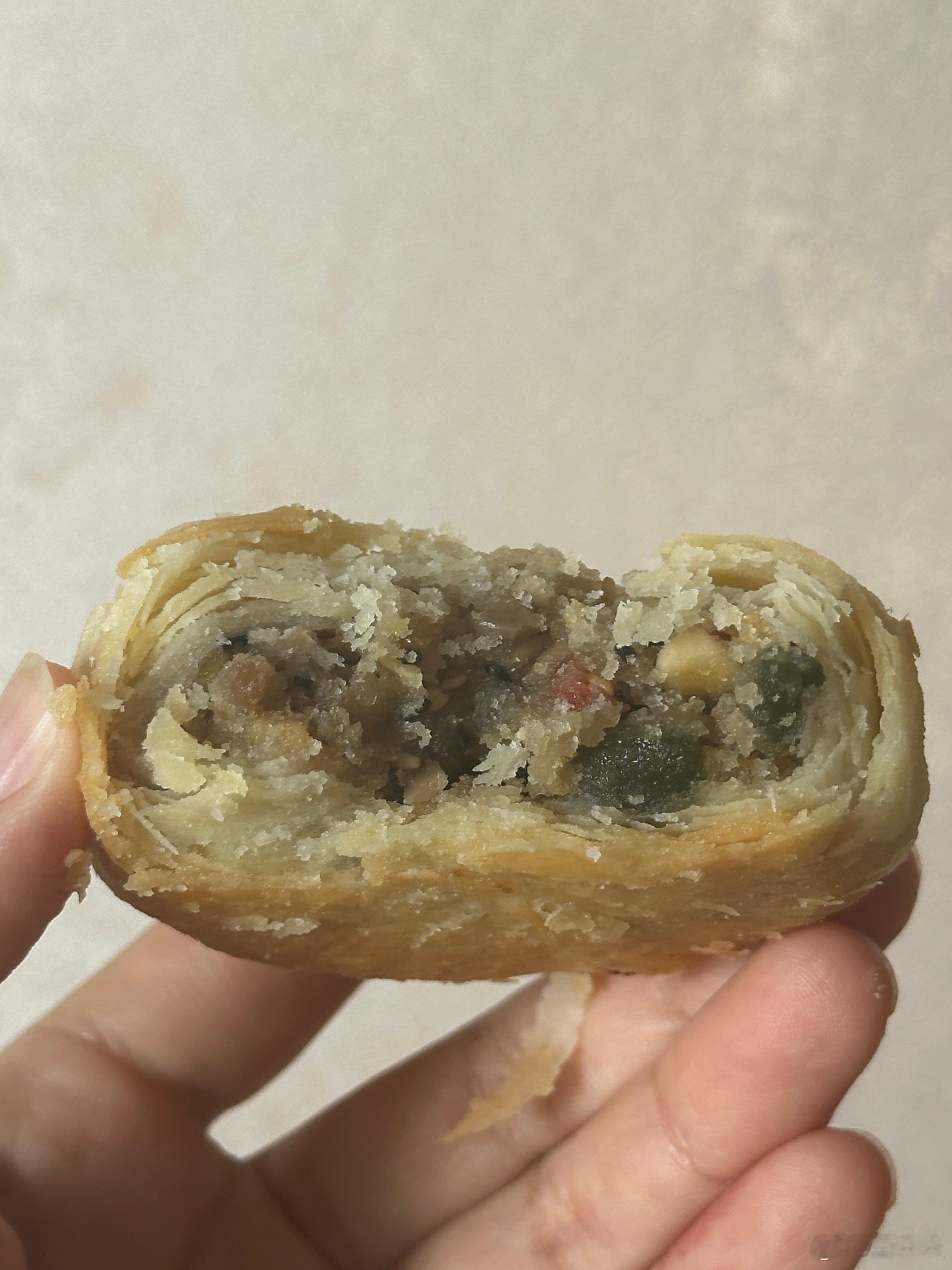 🍀过度思考未来无异于杀死现在的自己🍀能猜出我买的图一哪个月饼吗？是苏式五仁这