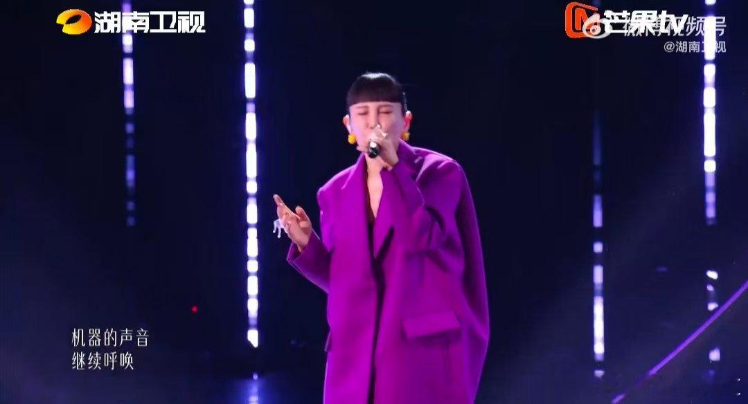 歌手直播周兴哲斯纳吉刘惜君魏如萱四选一歌手2026 突围赛四选一紧张感拉满！周兴
