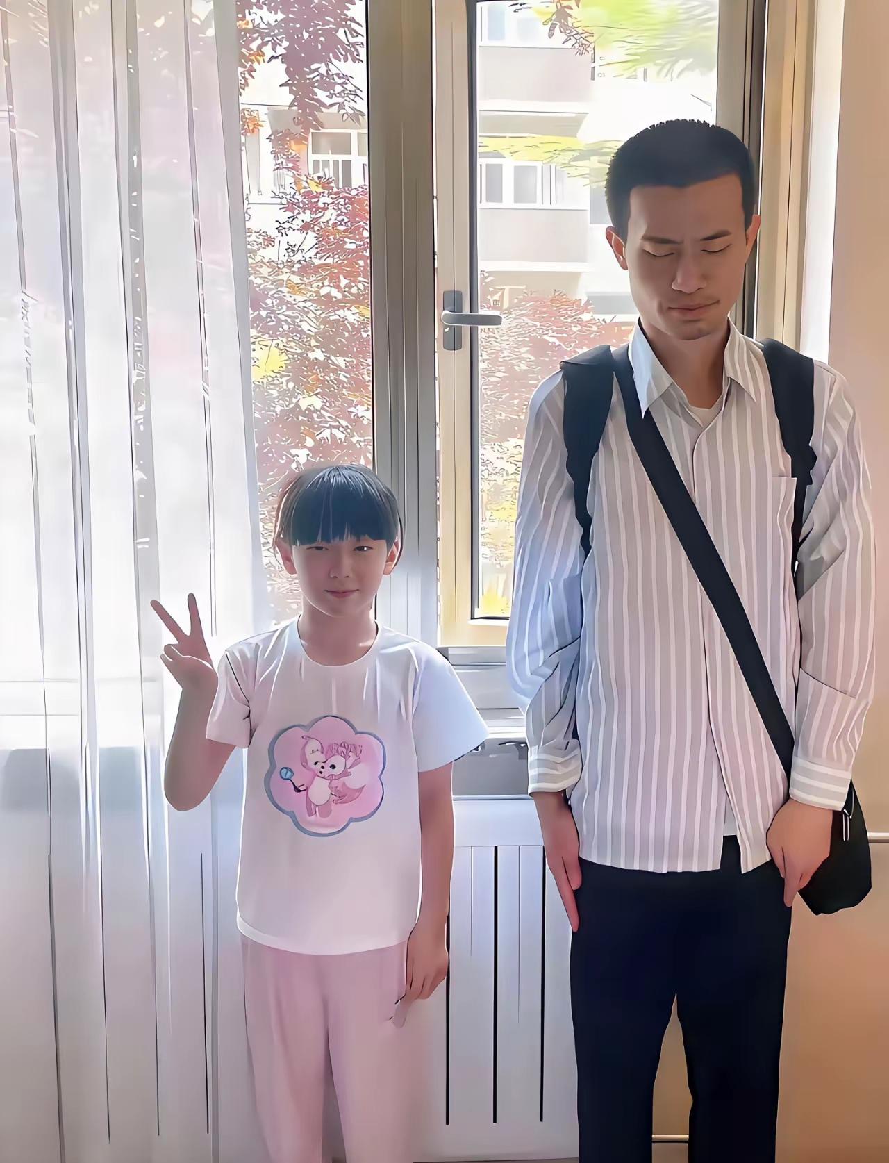 哈哈
普通人都是摆各种Pose拍照！
唯有大神都是闭目养神
安心接受大众朝拜！